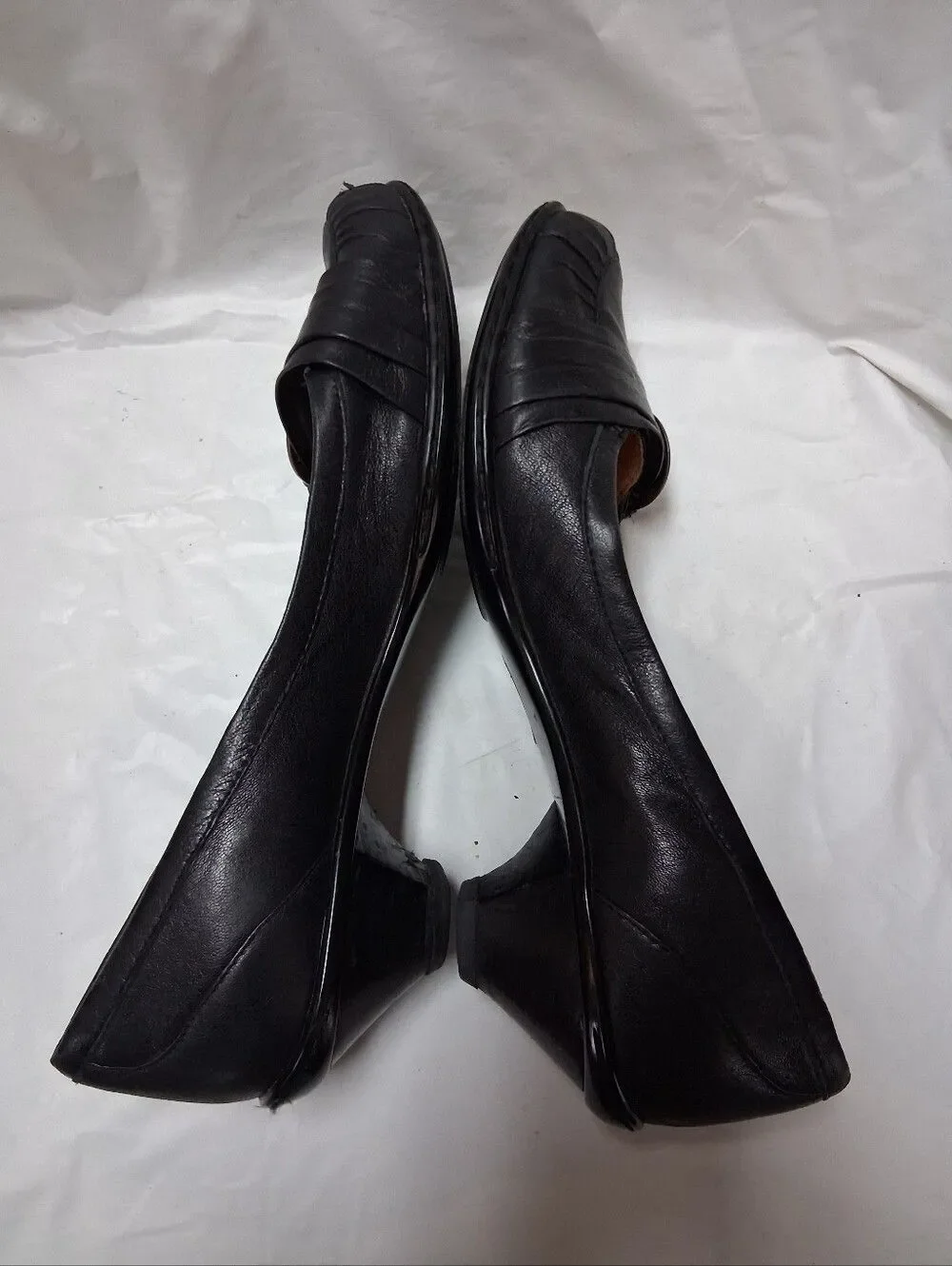 Sofft Black Loafer Style W/ Small Heel Size 9.5 Preowned